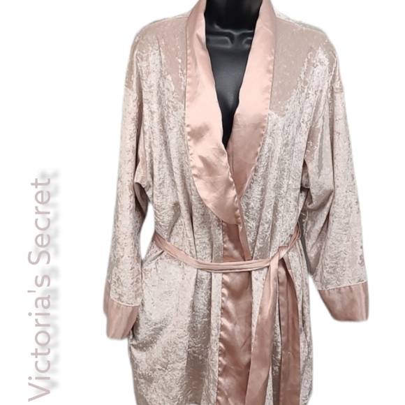 Victoria's Secret Other - Victoria's Secret Robe